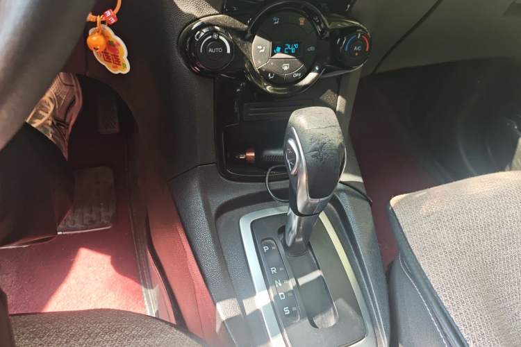 Used Ford Fiesta 2013 Hatchback 1.5L Automatic Sport Model Gear Lever
