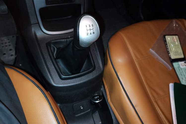 Used Ford Fiesta 2013 Sedan 1.5L Manual Fashion Edition Gear Lever