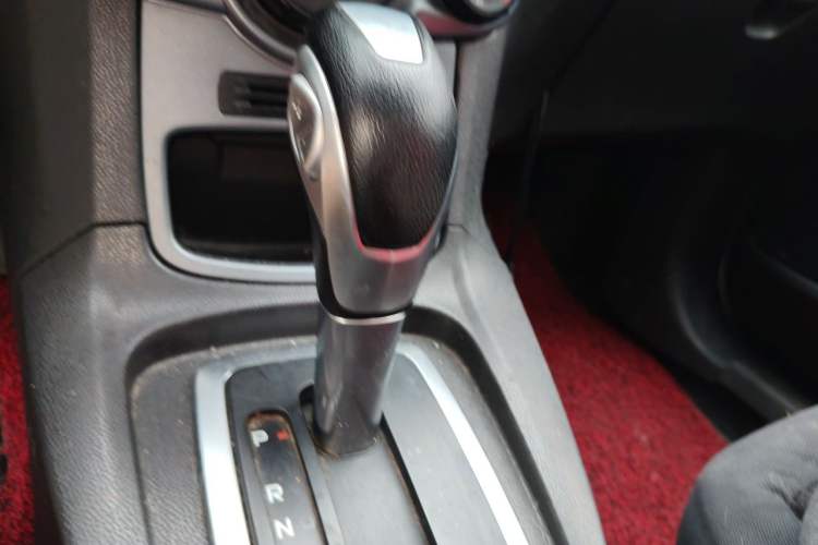 Used Ford Fiesta 2013 Hatchback 1.5L Automatic Fashion Edition Gear Lever