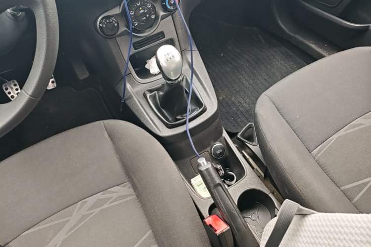 Used Ford Fiesta 2013 Hatchback 1.5L Manual Fashion Edition Gear Lever