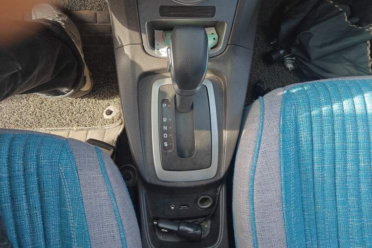 Used Ford Fiesta 2013 Hatchback 1.5L Automatic Fashion Edition Gear Lever