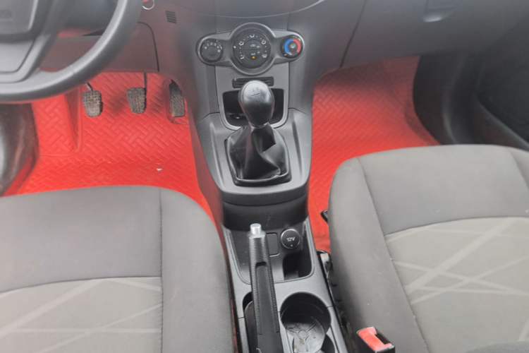 Used Ford Fiesta 2013 Sedan 1.5L Manual Fashion Edition Gear Lever