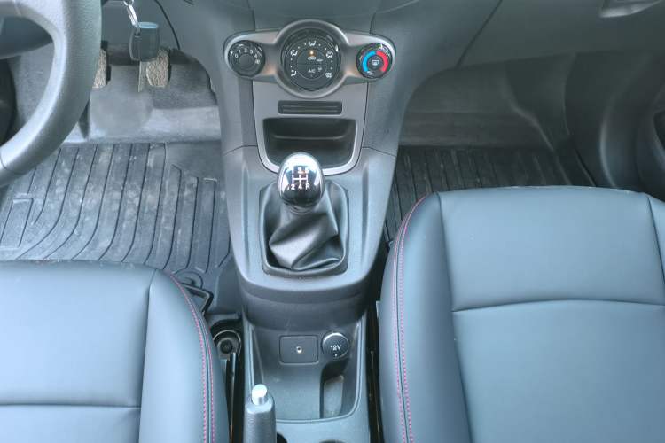 Used Ford Fiesta 2013 Hatchback 1.5L Manual Fashion Edition Gear Lever