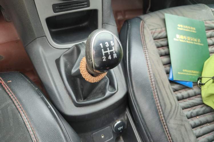Used Ford Fiesta 2013 Hatchback 1.5L Manual Fashion Edition Gear Lever