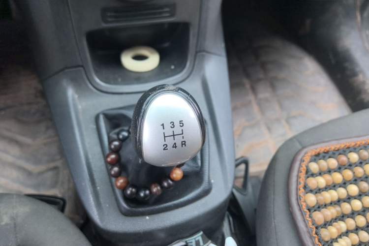 Used Ford Fiesta 2013 Hatchback 1.5L Manual Fashion Edition Gear Lever
