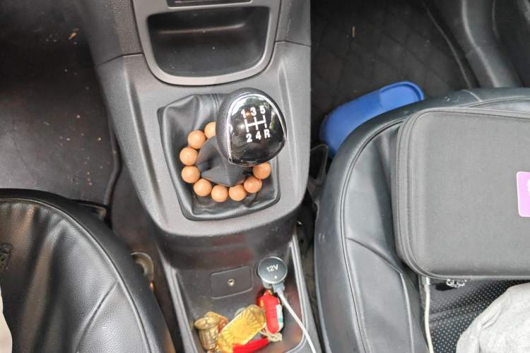 Used Ford Fiesta 2013 Sedan 1.5L Manual Fashion Edition Gear Lever