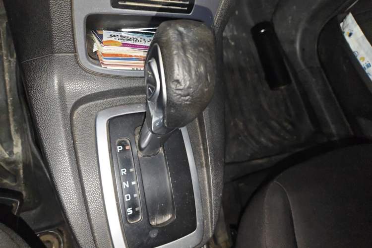 Used Ford Fiesta 2013 Hatchback 1.5L Automatic Fashion Edition Gear Lever