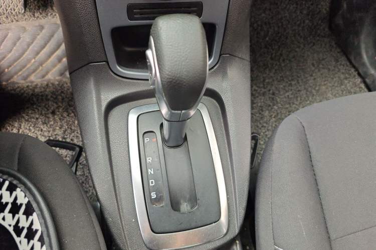 Used Ford Fiesta 2013 Hatchback 1.5L Automatic Fashion Edition Gear Lever