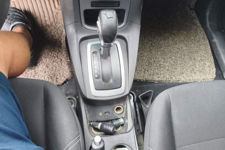 Used Ford Fiesta 2013 Hatchback 1.5L Automatic Fashion Edition Gear Lever