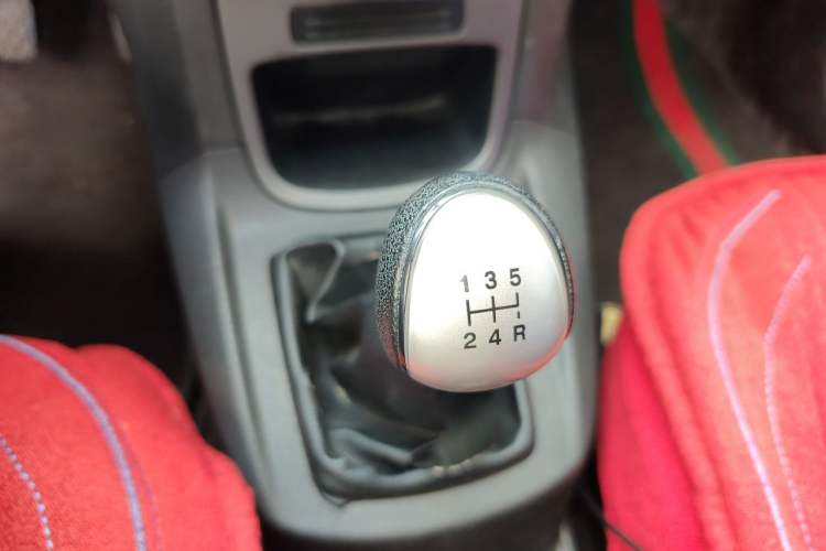Used Ford Fiesta 2013 Hatchback 1.5L Manual Fashion Edition Gear Lever
