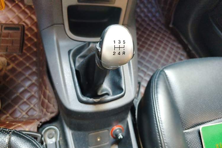 Used Ford Fiesta 2013 Hatchback 1.5L Manual Fashion Edition Gear Lever