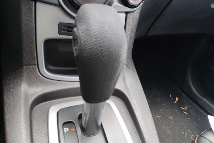 Used Ford Fiesta 2013 Hatchback 1.5L Automatic Fashion Edition Gear Lever