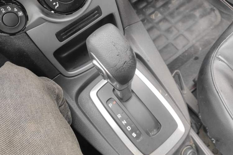 Used Ford Fiesta 2013 Hatchback 1.5L Automatic Prestige Model Gear Lever