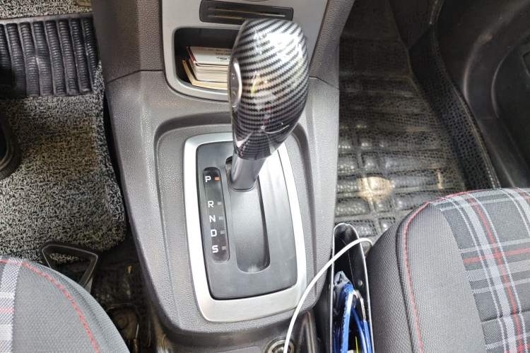 Used Ford Fiesta 2013 Hatchback 1.5L Automatic Fashion Edition Gear Lever