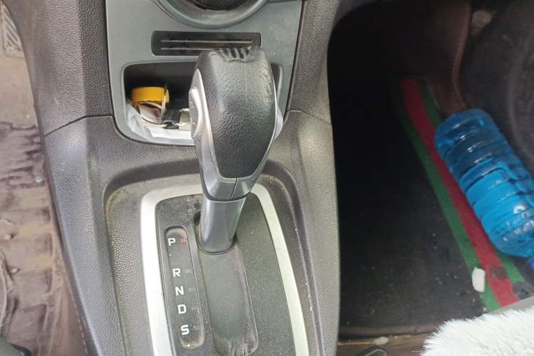 Used Ford Fiesta 2013 Hatchback 1.5L Automatic Fashion Edition Gear Lever