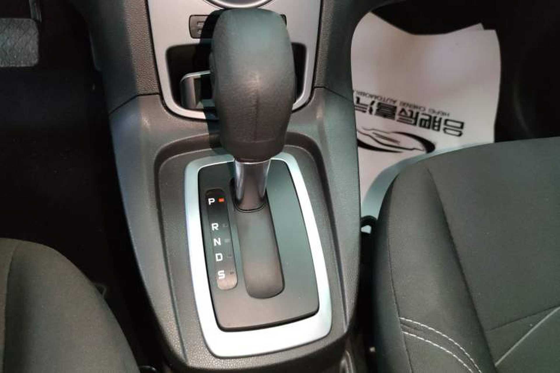 Used Ford Fiesta 2013 Hatchback 1.5L Automatic Fashion Edition Gear Lever