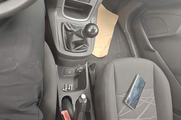 Used Ford Fiesta 2013 Hatchback 1.5L Manual Fashion Edition Gear Lever