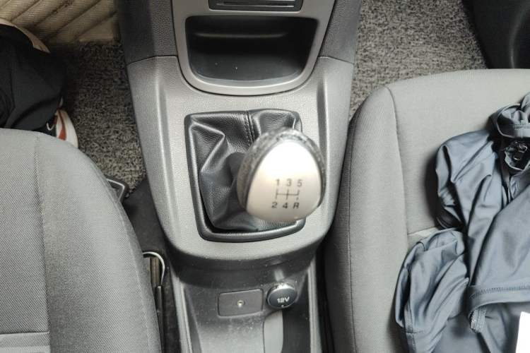 Used Ford Fiesta 2013 Hatchback 1.5L Manual Fashion Edition Gear Lever