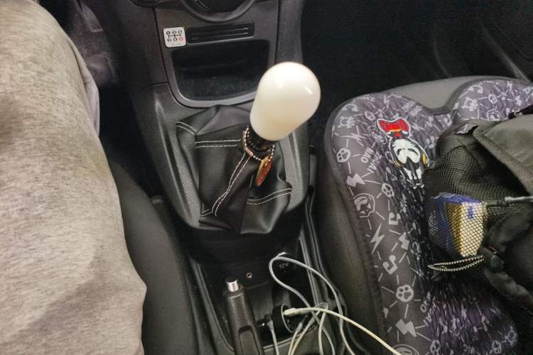 Used Ford Fiesta 2013 Sedan 1.5L Manual Fashion Edition Gear Lever
