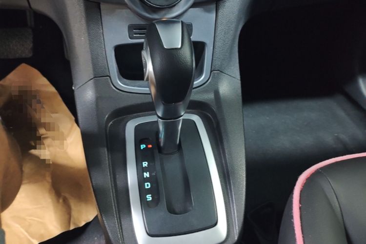 Used Ford Fiesta 2013 Hatchback 1.5L Automatic Fashion Edition Gear Lever