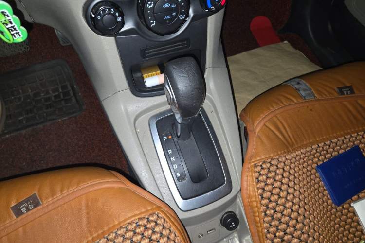 Used Ford Fiesta 2013 Sedan 1.5L Automatic Prestige Model Gear Lever