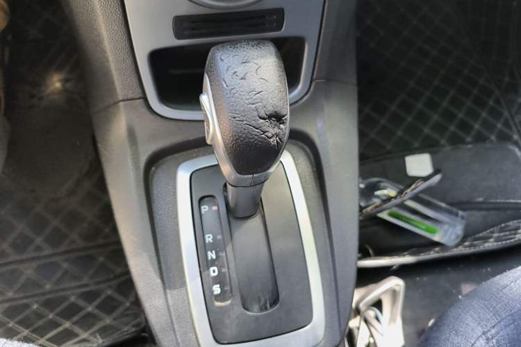Used Ford Fiesta 2013 Hatchback 1.5L Automatic Fashion Edition Gear Lever