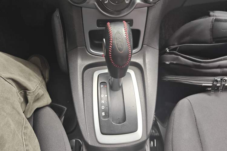 Used Ford Fiesta 2013 Hatchback 1.5L Automatic Fashion Edition Gear Lever