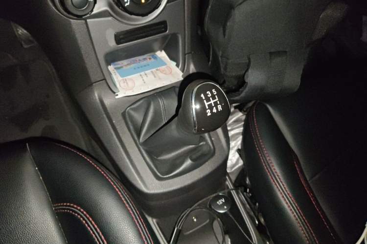 Used Ford Fiesta 2013 Sedan 1.5L Manual Fashion Edition Gear Lever