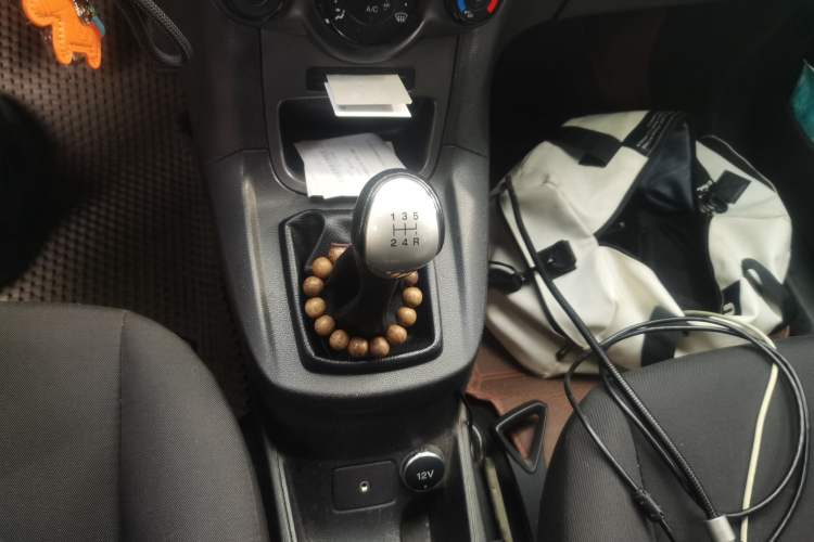 Used Ford Fiesta 2013 Sedan 1.5L Manual Fashion Edition Gear Lever