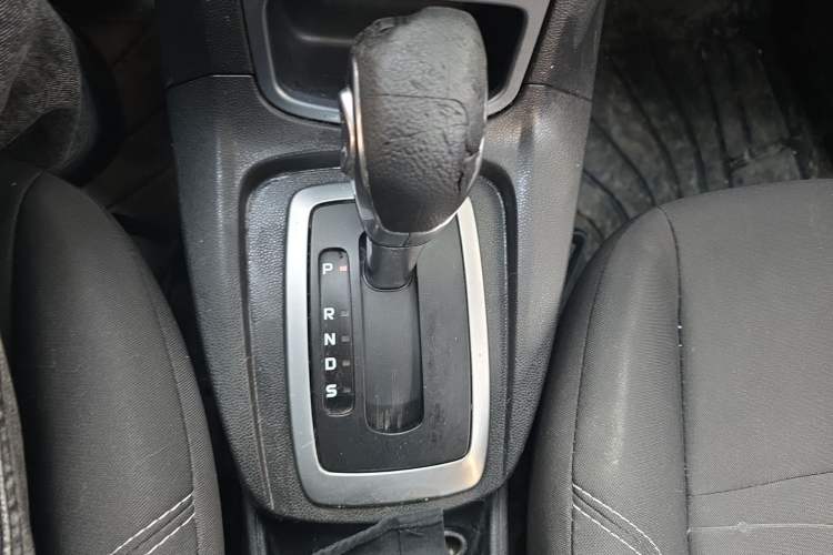Used Ford Fiesta 2013 Hatchback 1.5L Automatic Fashion Edition Gear Lever