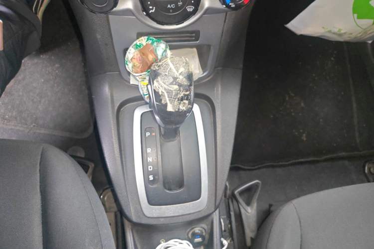 Used Ford Fiesta 2013 Hatchback 1.5L Automatic Fashion Edition Gear Lever