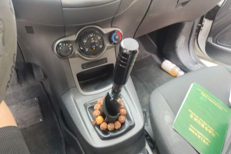 Used Ford Fiesta 2013 Hatchback 1.5L Manual Fashion Edition Gear Lever