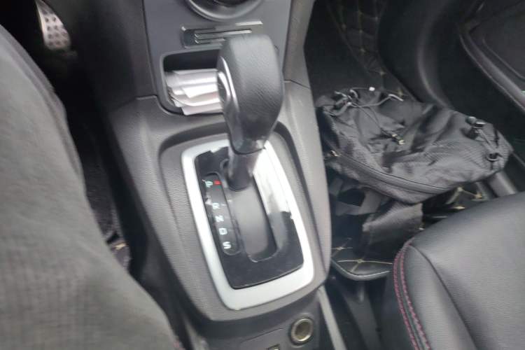 Used Ford Fiesta 2013 Hatchback 1.5L Automatic Fashion Edition Gear Lever