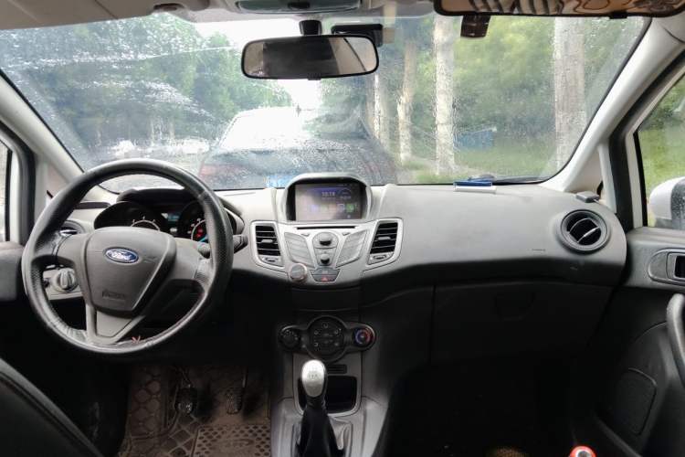 Used Ford Fiesta 2013 Sedan 1.5L Manual Fashion Edition Headliner