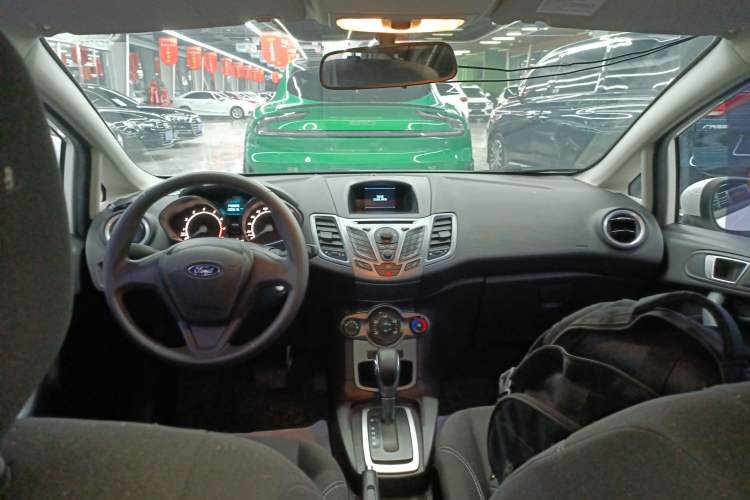 Used Ford Fiesta 2013 Hatchback 1.5L Automatic Fashion Edition Interior 2