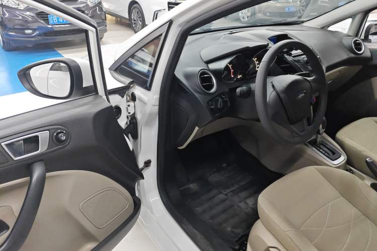 Used Ford Fiesta 2013 Sedan 1.5L Automatic Fashion Edition Interior 2