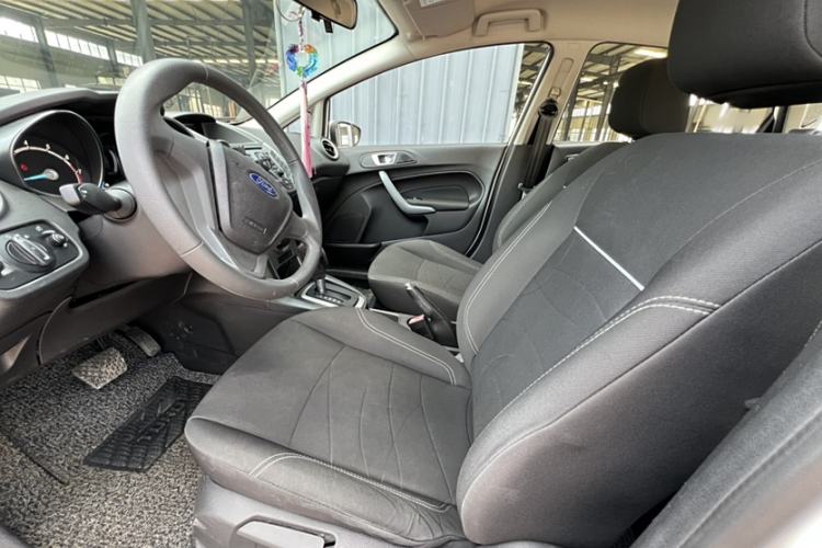 Used Ford Fiesta 2013 Hatchback 1.5L Automatic Fashion Edition Interior 2