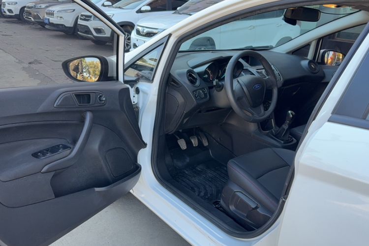 Used Ford Fiesta 2013 Hatchback 1.5L Manual Fashion Edition Interior 3