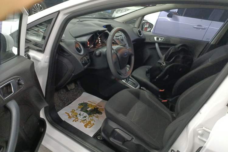 Used Ford Fiesta 2013 Hatchback 1.5L Automatic Fashion Edition Interior 3