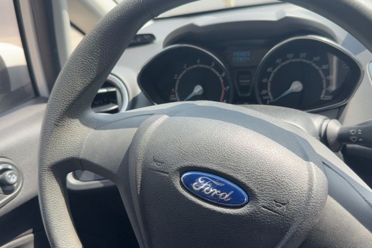 Used Ford Fiesta 2013 Hatchback 1.5L Automatic Fashion Edition Interior 3