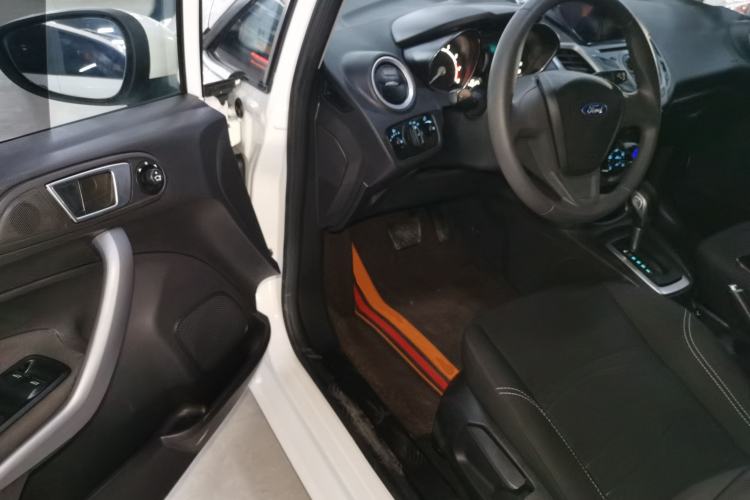Used Ford Fiesta 2013 Hatchback 1.5L Automatic Fashion Edition Interior 3