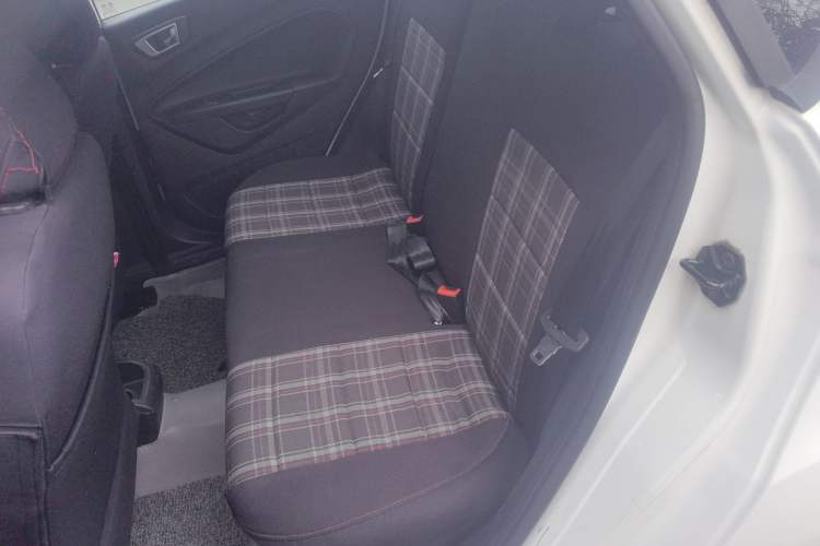 Used Ford Fiesta 2013 Hatchback 1.5L Automatic Fashion Edition Interior 4