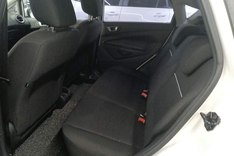 Used Ford Fiesta 2013 Hatchback 1.5L Automatic Fashion Edition Interior 4