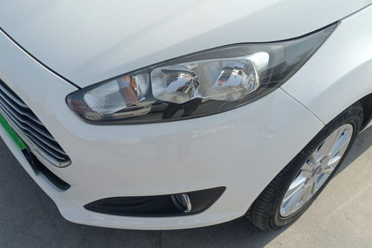 Used Ford Fiesta 2013 Sedan 1.5L Automatic Fashion Edition Left Front Headlight