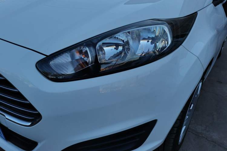 Used Ford Fiesta 2013 Hatchback 1.5L Manual Fashion Edition Left Front Headlight