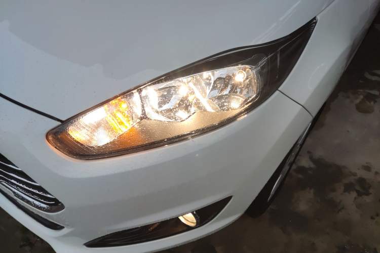 Used Ford Fiesta 2013 Hatchback 1.5L Automatic Fashion Edition Left Front Headlight