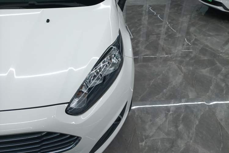 Used Ford Fiesta 2013 Hatchback 1.5L Automatic Fashion Edition Left Front Headlight