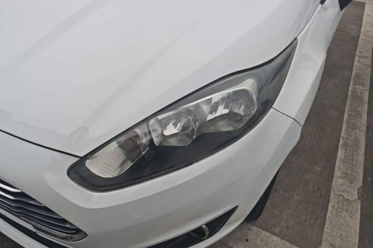 Used Ford Fiesta 2013 Hatchback 1.5L Automatic Fashion Edition Left Front Headlight