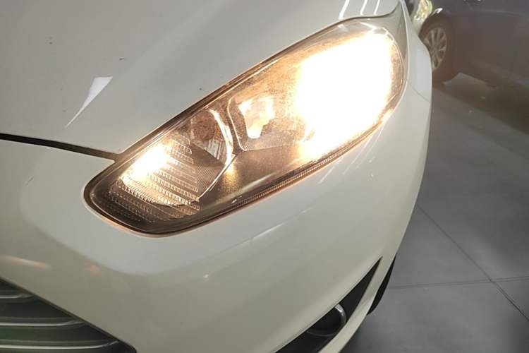 Used Ford Fiesta 2013 Hatchback 1.5L Automatic Fashion Edition Left Front Headlight