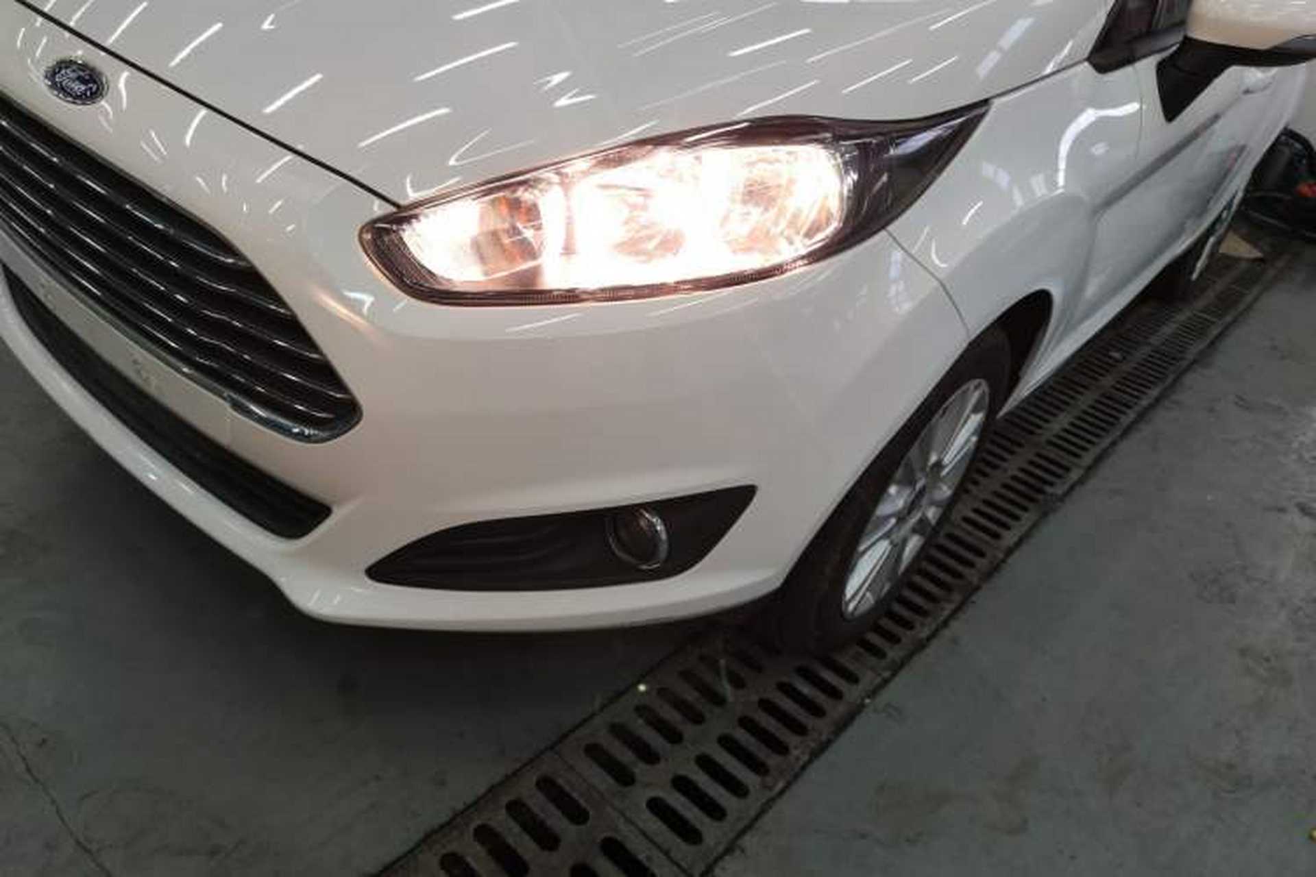 Used Ford Fiesta 2013 Hatchback 1.5L Automatic Fashion Edition Left Front Headlight